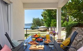 Malako Family Apartments